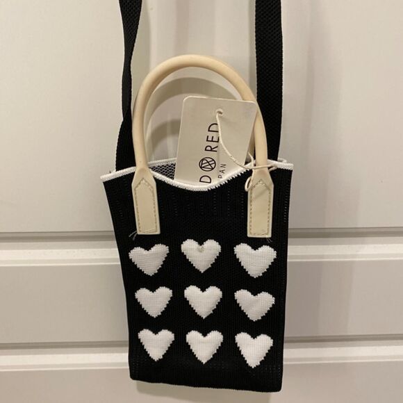 Knitted Mini Open Cross Body Bag/Cell Phone Bag. Hearts Design. Black/White - Picture 3 of 8